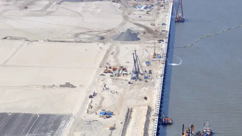 A section of the newly constructed main quay at JWP.