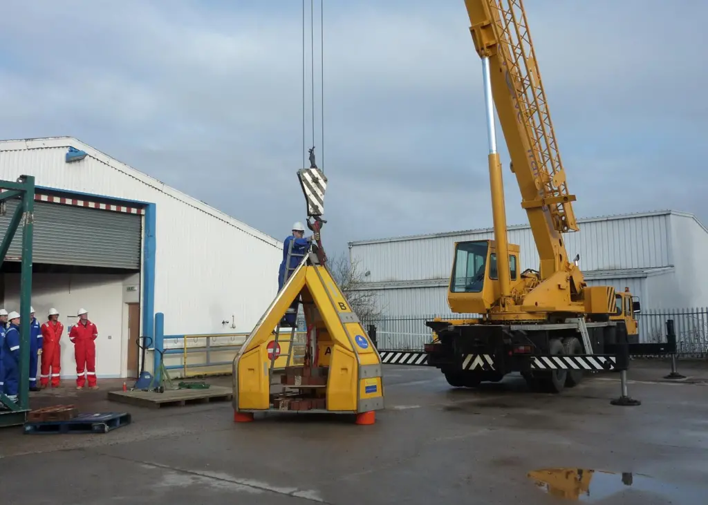 Technicians will learn how to inspect and maintain the three, six and nine man versions of the FROG transfer device according to the recommendations set out by Reflex Marine.
