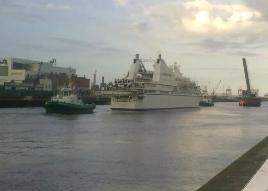 One major initiative is the construction of a new cruise facility adjacent to the east of the East Link Bridge.