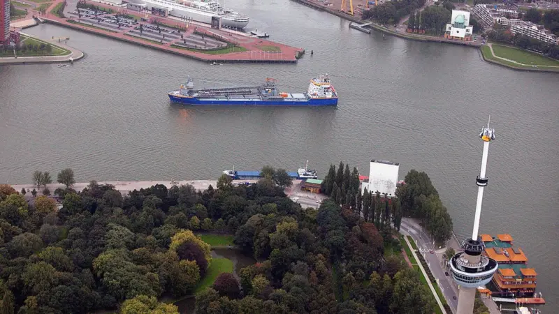 Widening the Maasgeul will reduce waiting time for ships using Port of Rotterdam.