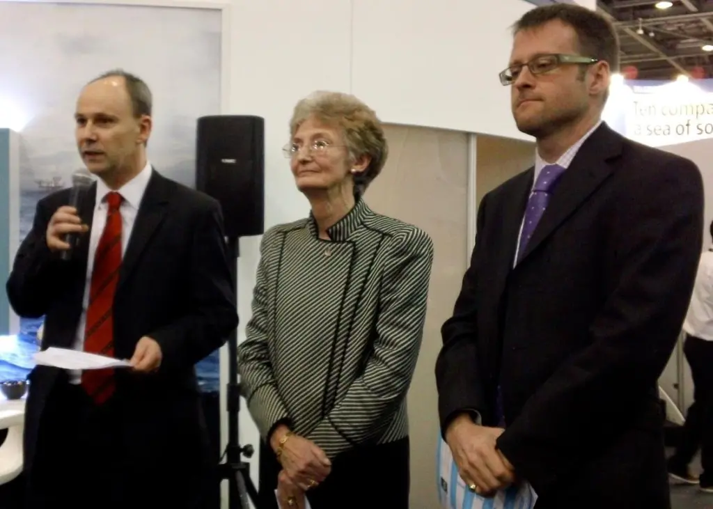 Fugro’s Andy McNeill with Barbara Bond, pro-chancellor of Plymouth University, and Richard Thain, project manager and education coordinator, at the launch of the distance learning Hydrographic Academy at London’s ExCel last month.