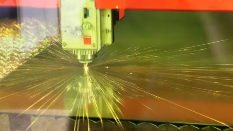 ICEE‘s fibre laser is best for cutting thinner metals between 0.5mm and 12mm thicknesses.