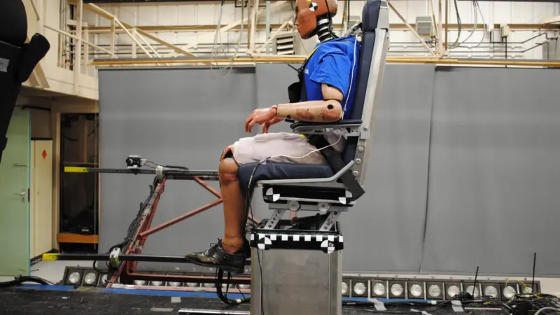 A KPM Crew 100 seat undergoing the 12g crash test.