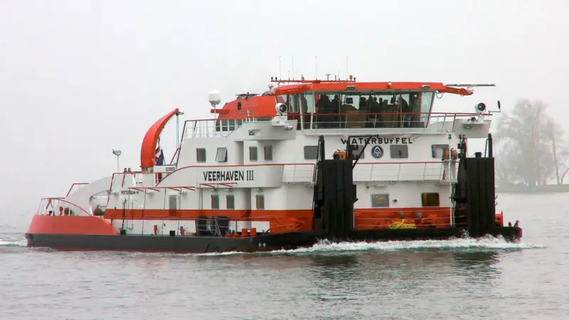 Veerhaven III was designed to navigate with a total of six push barges on the inland waterway route Rotterdam Europoort to and from Duisburg.