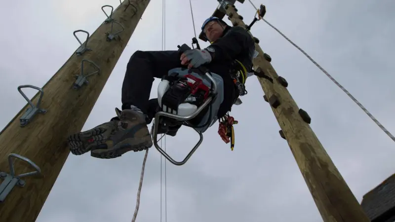 The PowerSeat works with standard approved personal fall arrest systems, and does not replace them