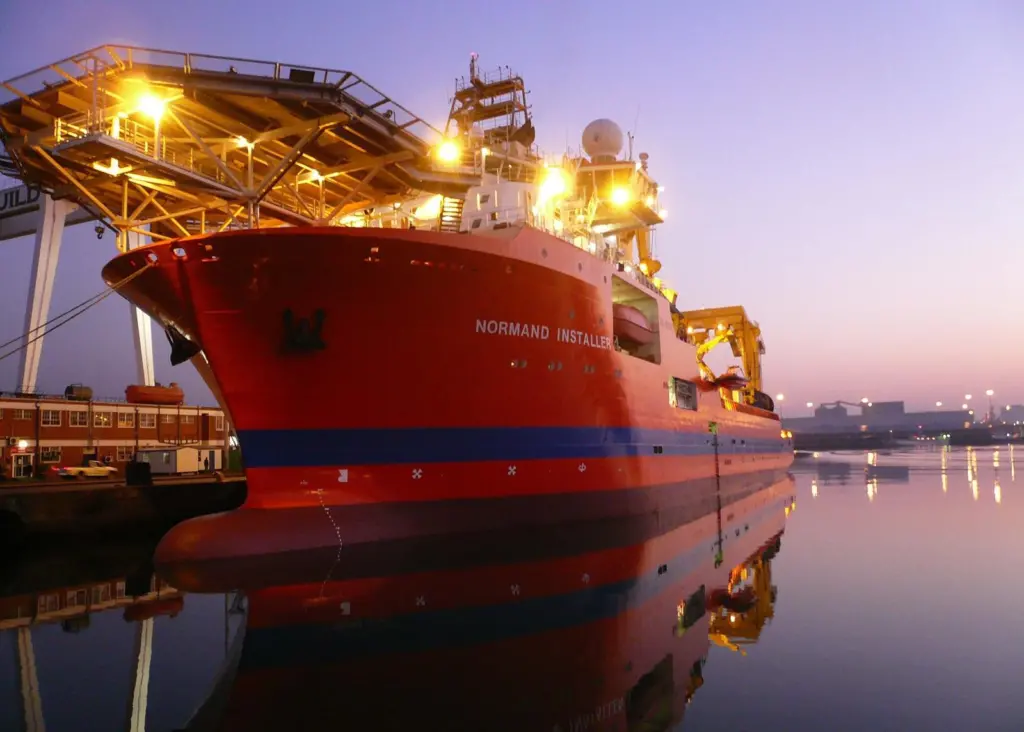 Emergency cylinder overhauls on the ‘Normand Installer’ meant a demanding work pattern.