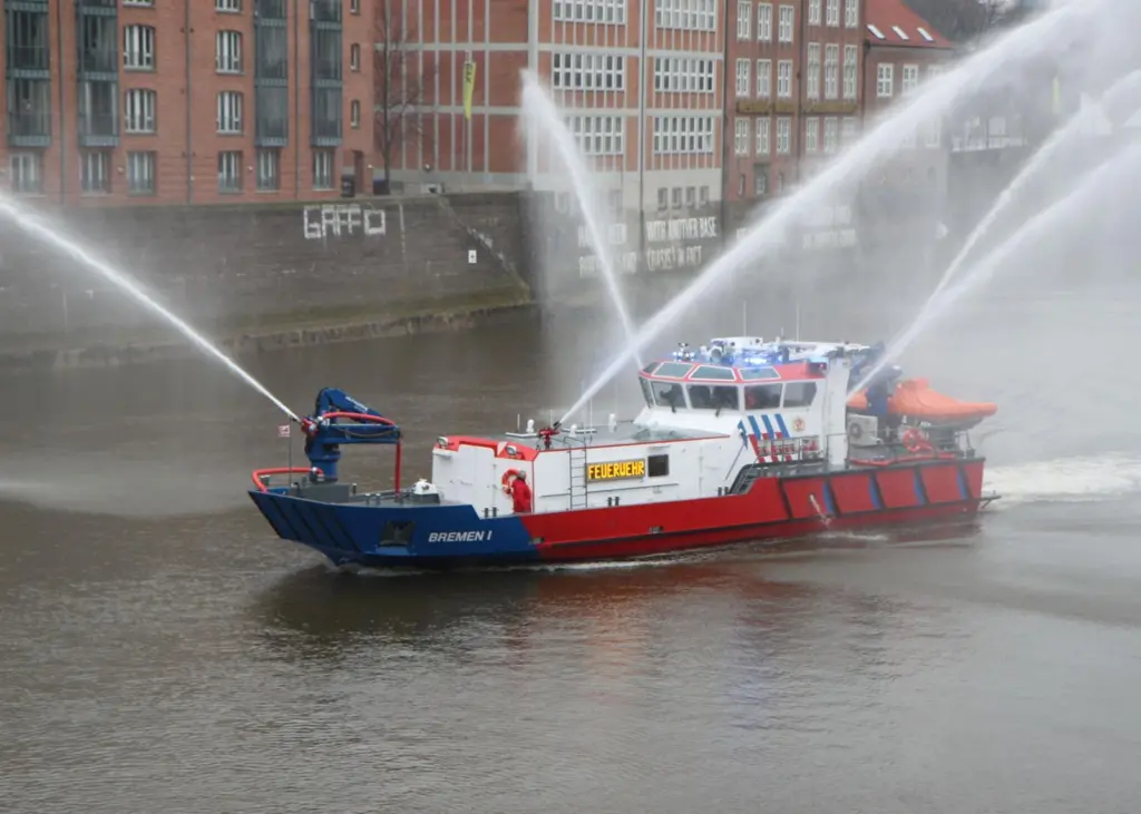 The vessel can reach speeds of 40 km/hr with its triple Caterpillar engines driving triple UltraJet High Thrust Waterjets.