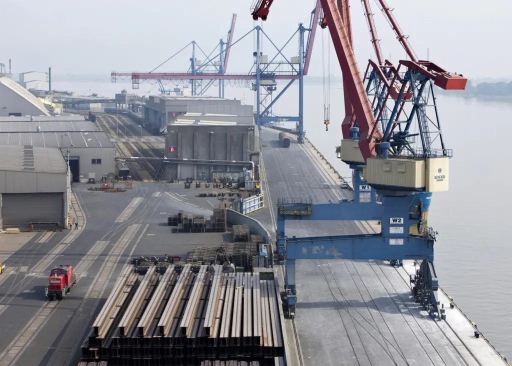 The second berth at the Port of Brake’s Niedersachsenkai site adds a further 180m to the existing 270m long quayside.