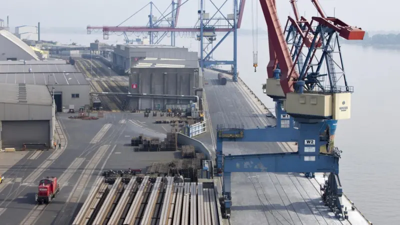 The second berth at the Port of Brake’s Niedersachsenkai site adds a further 180m to the existing 270m long quayside.