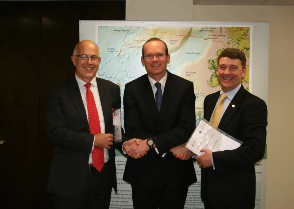Simon Coveney, Ireland’s Minister for Agriculture, Food and the Marine, presides over the signing of a Memorandum of Understanding in Galway by Professor Ian Wright of the UK National Oceanography Centre and Dr Peter Heffernan of the Irish Marin...