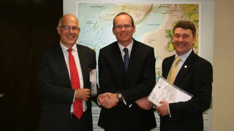 Simon Coveney, Ireland’s Minister for Agriculture, Food and the Marine, presides over the signing of a Memorandum of Understanding in Galway by Professor Ian Wright of the UK National Oceanography Centre and Dr Peter Heffernan of the Irish Marin...