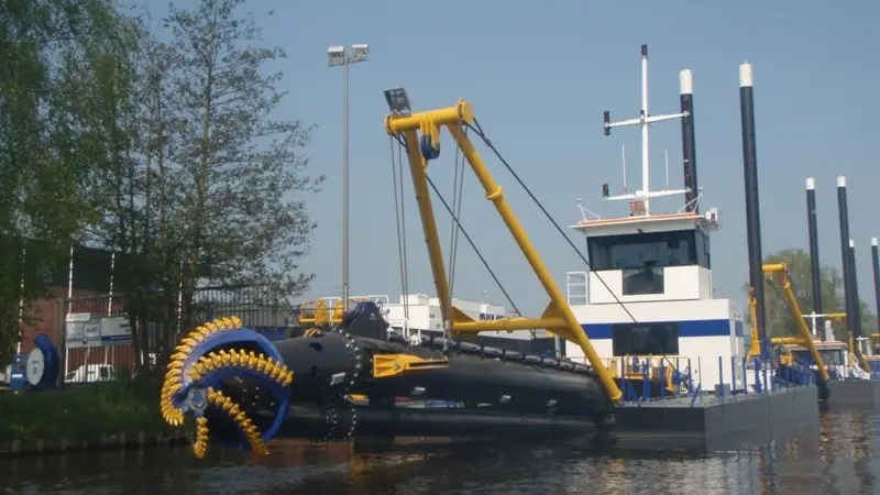 The 'Huan Bao 1 Hao' is helping to maintain China’s waterways