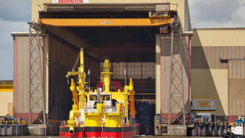 Miondo is launched from IHC Merwede’s Sliedrecht yard