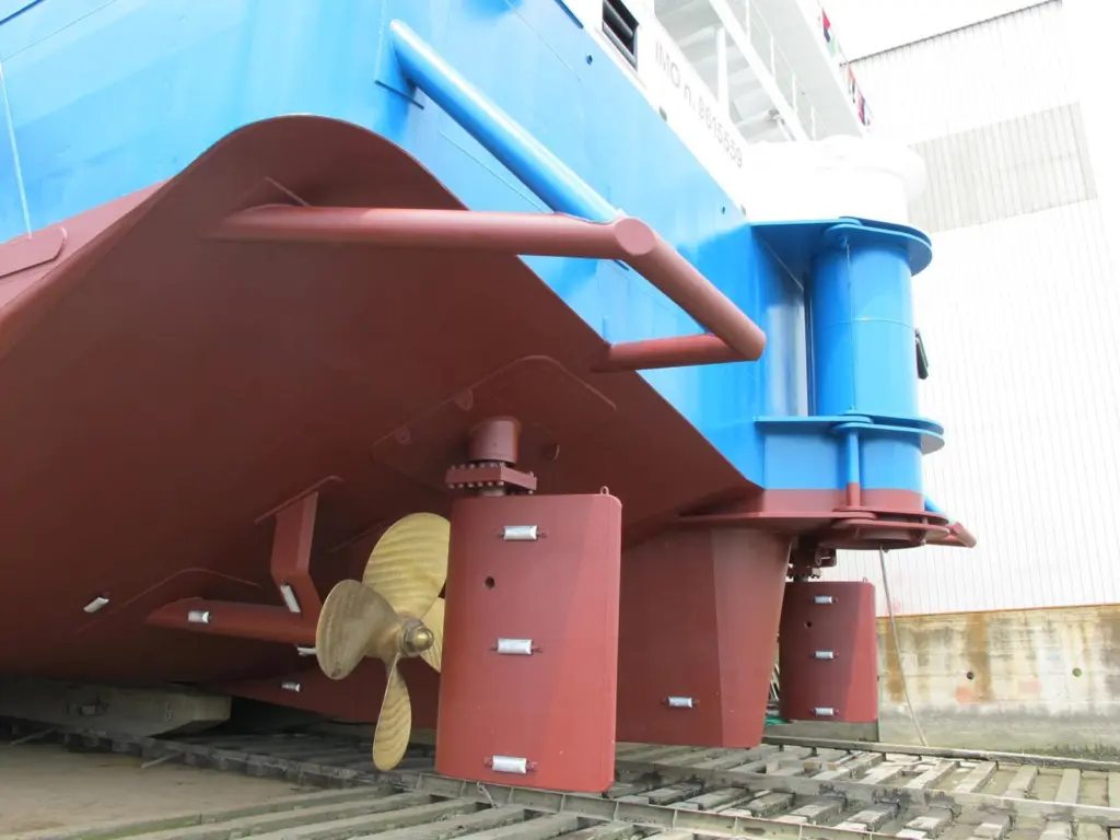 This particular vessel required a propulsion system capable of generating maximum thrust