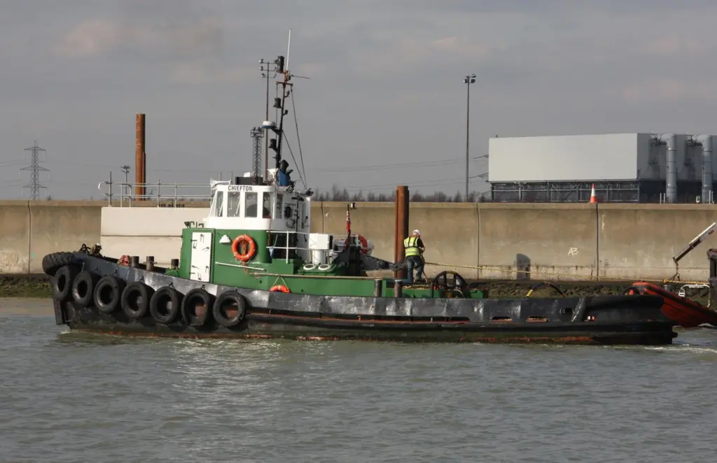 Chiefton at work before the tragic accident in Greenwich Reach