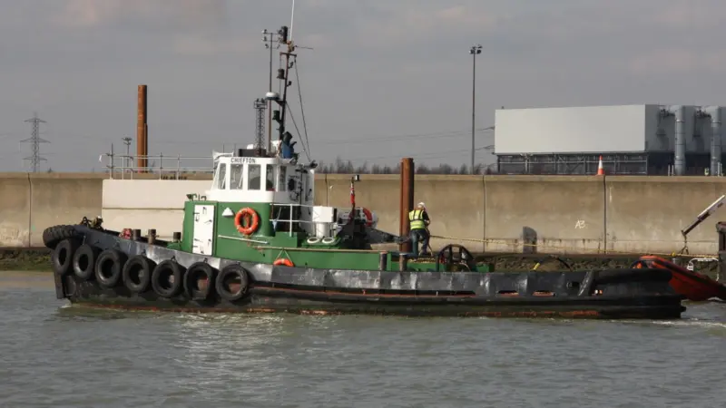 Chiefton at work before the tragic accident in Greenwich Reach