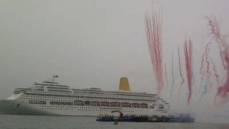 Firework displays near cruise liner 'Oriana' completed the 175 years' celebration