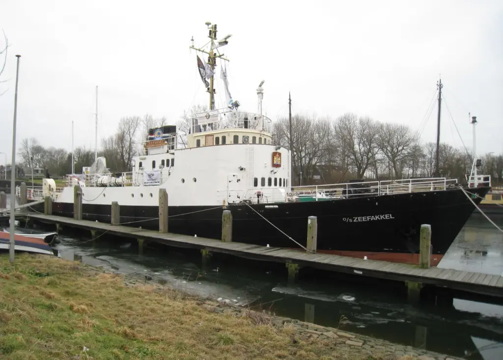 Dutch Sea Cadets are repairing and refitting the Zeefakkel, which was damaged in an arson attack