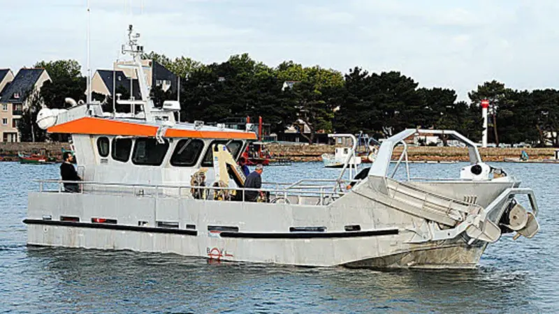 The Workglop 128 is capable of recovering waterborne pollution at a rate of 80m³/h