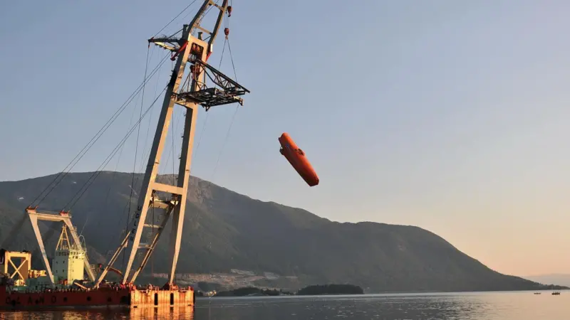 The boat was successfully dropped from a freefall height of 60m