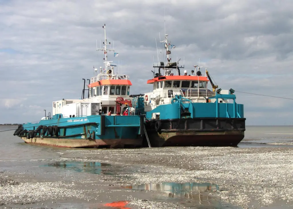 Many vessels in Acta’s fleet work with an operating draft of less than 2m