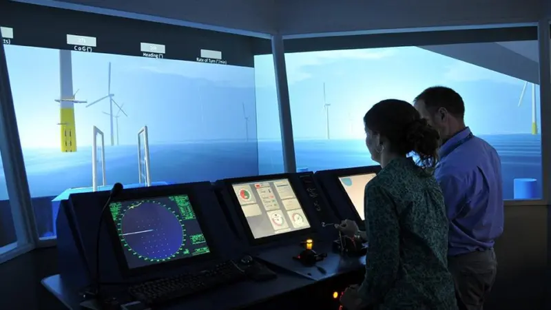 Sessions in HR Wallingford’s hydraulics laboratory and navigation simulator added to the practical aspects of the course