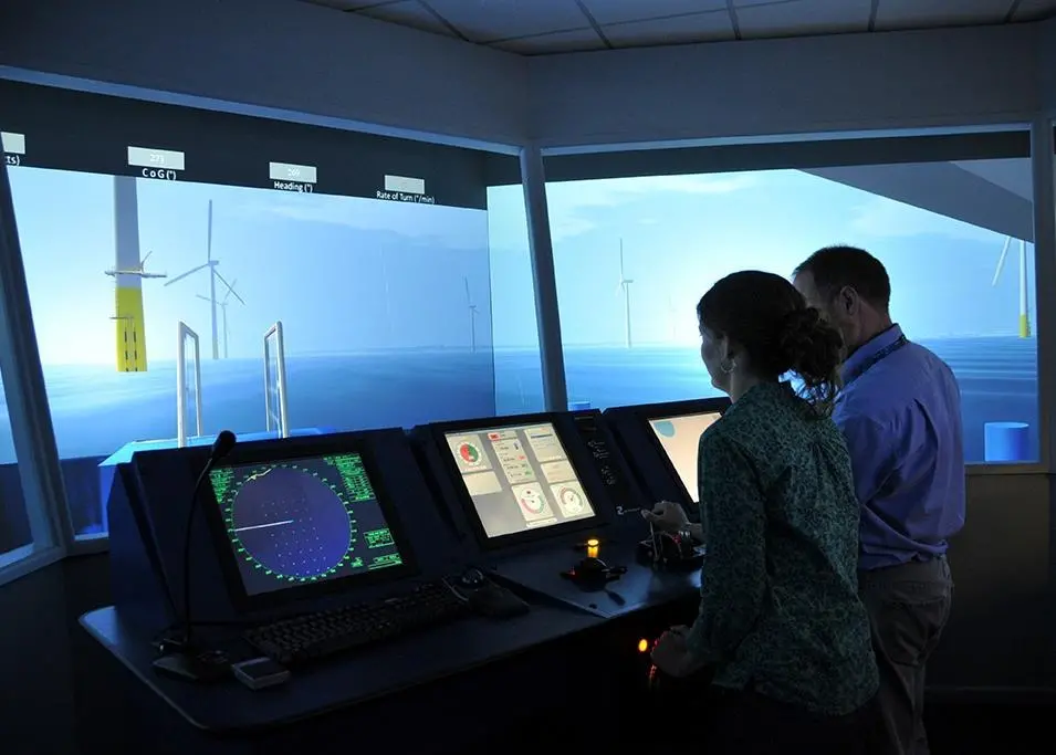 Sessions in HR Wallingford’s hydraulics laboratory and navigation simulator added to the practical aspects of the course
