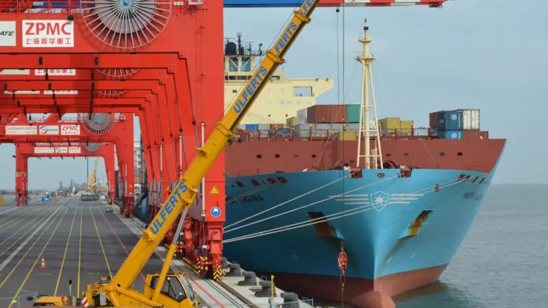 The first official caller at the €1bn JadeWeser Port container terminal was the 7,500 TEU Maersk Laguna
