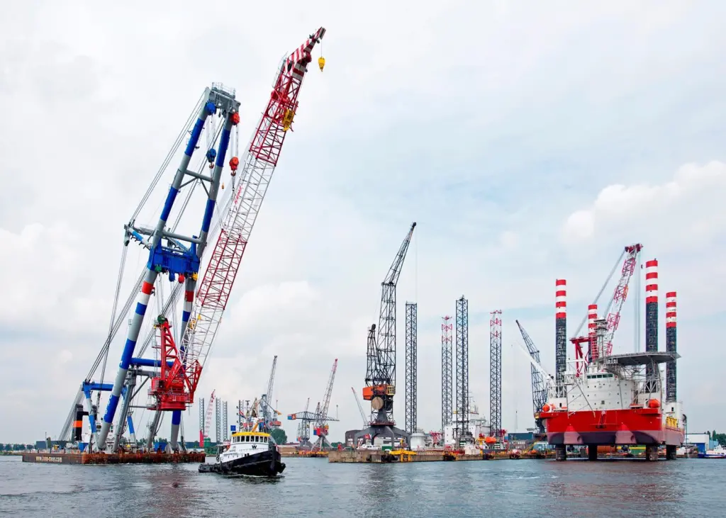 The process of transferring the crane between Matador 3 and Leviathan underway
