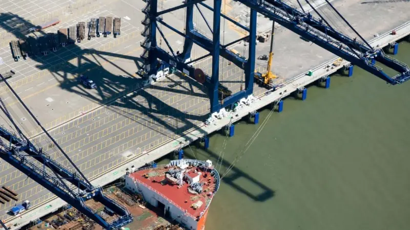 The port is being dredged to 16m, in order to welcome the larger vessels