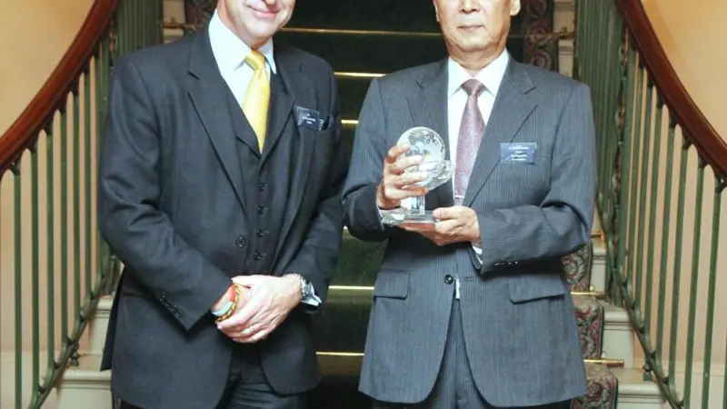 UKHO chief executive Ian Moncrieff with Dr Hideo Nishida