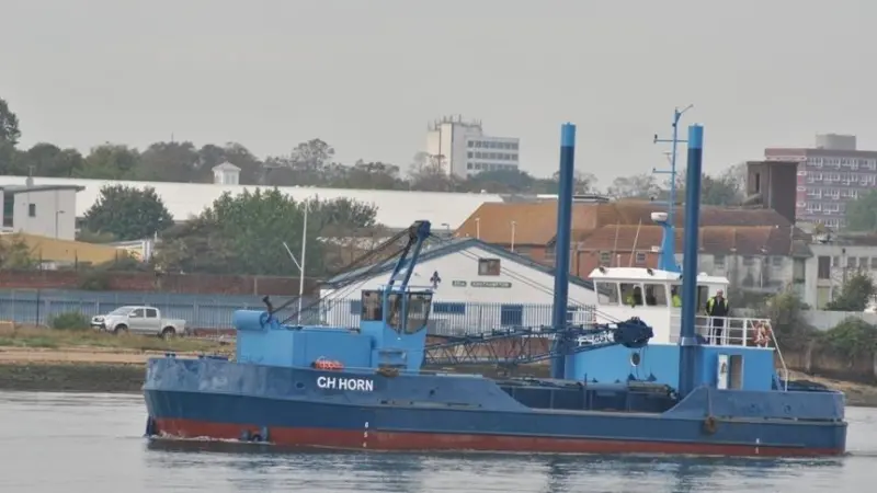 Southampton Marine Services carried out a full modification of the C H Horn, prolonging its working life by further 25 years