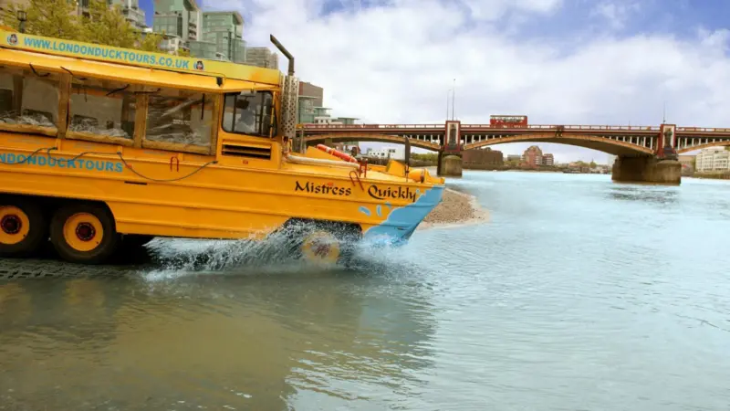 MG Duff’s Zinga Cold Applied galvanizing system was extensively used to refurbish London Duck Tour’s DUKW amphibians