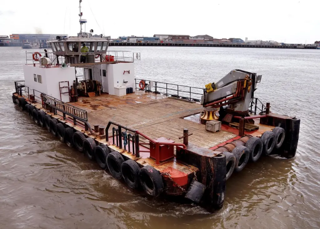 Jessica S is seen with its wheelhouse in the raised position