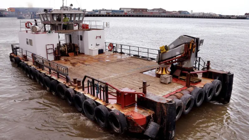 Jessica S is seen with its wheelhouse in the raised position