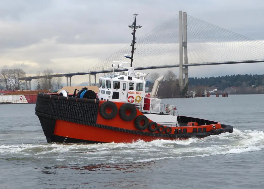 Kootenay is an exceptionally agile tug with a 60 tonne bollard pull