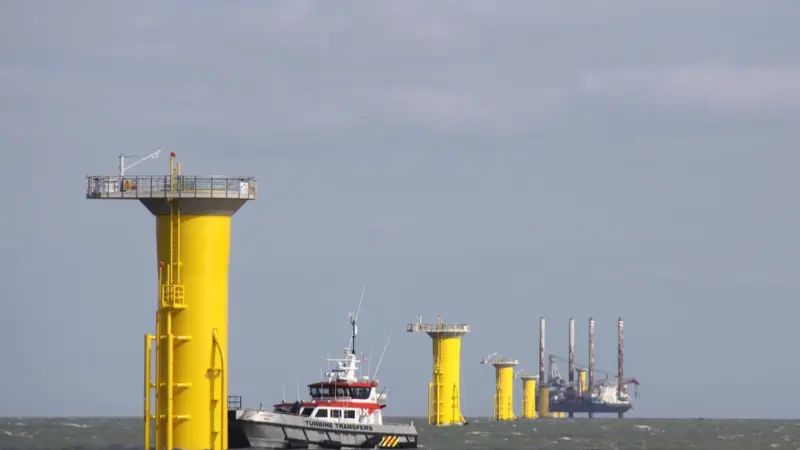 The UK saw the largest number of turbines installed in Europe in 2012 accounting for 73% of the total (Peter Barker)