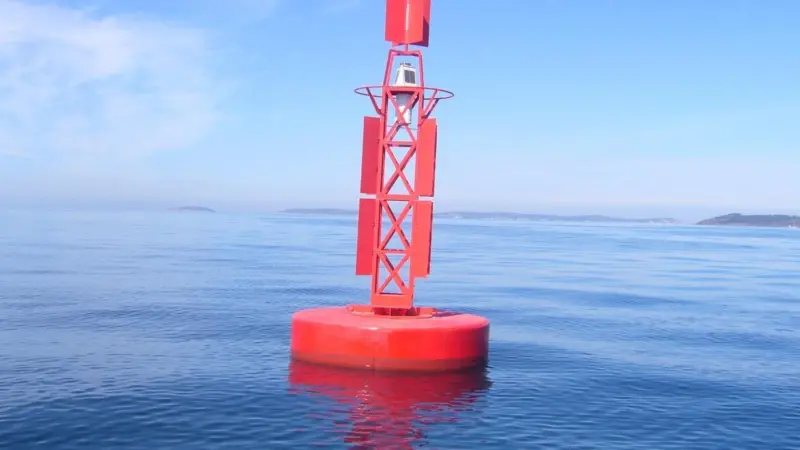 The buoys supplied are from Almarin’s Guía range
