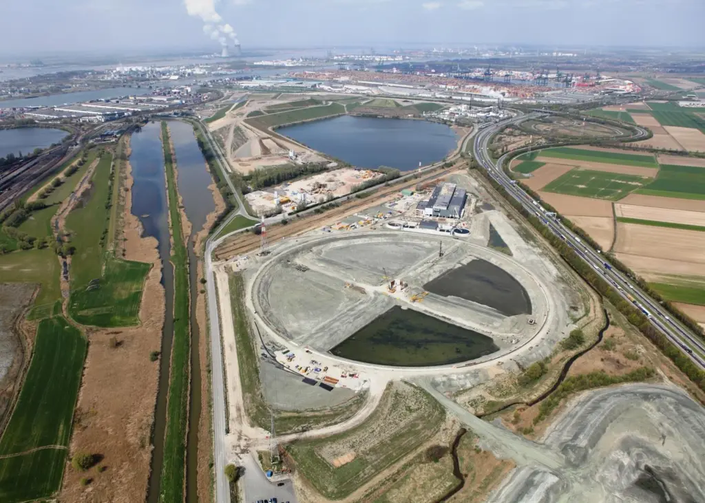 One of the technical visits will be to the AMORAS silt dewatering and storage plant in Antwerp