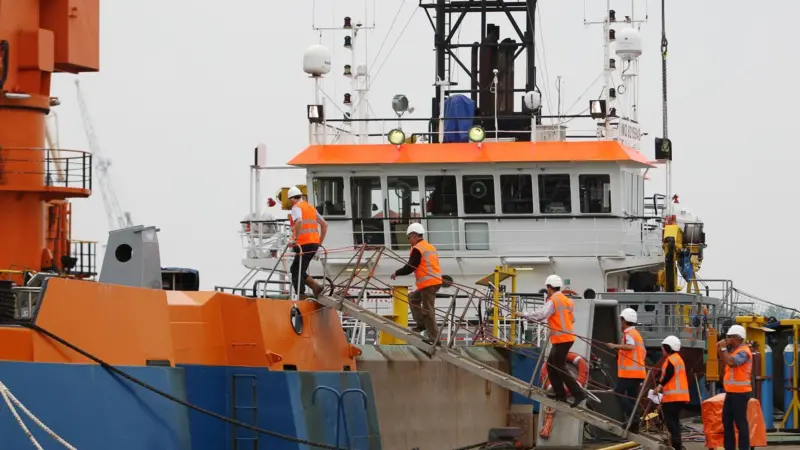 Participants will make a site visit to the dredging yard of IADC member Van Oord