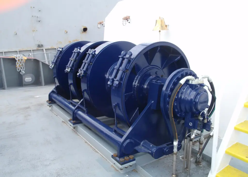 A JonRie Series 512 towing winch