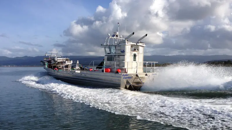 Kumo Express is well equipped for the shallow, windy working conditions common across the Pacific Northwest