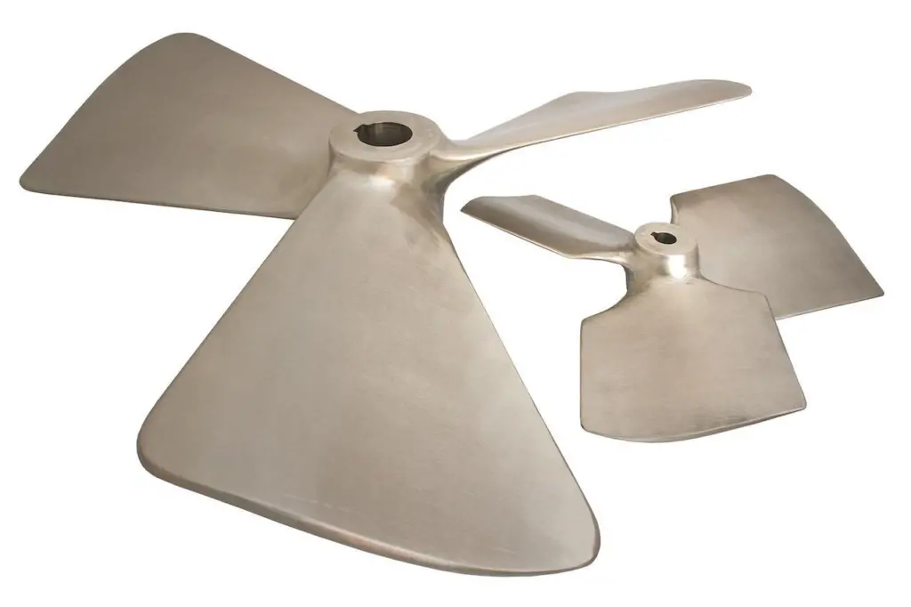 The symmetry of the Axiom blades results in equal, smooth thrust ahead and astern, reduces slip and gives vessels the ability to maintain a faster average speed