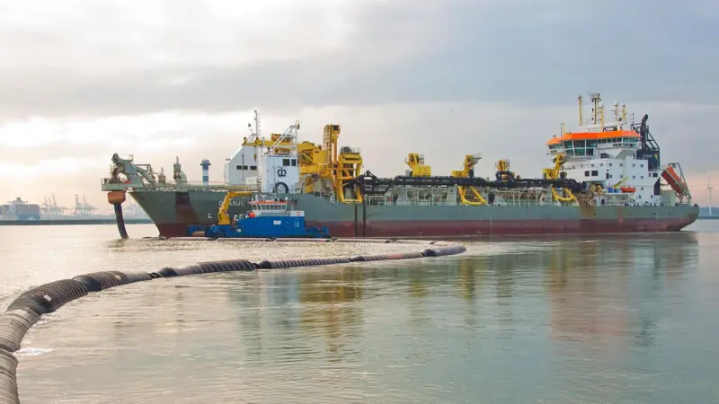 Boskalis will deploy a medium to large size trailer for the Elbe project