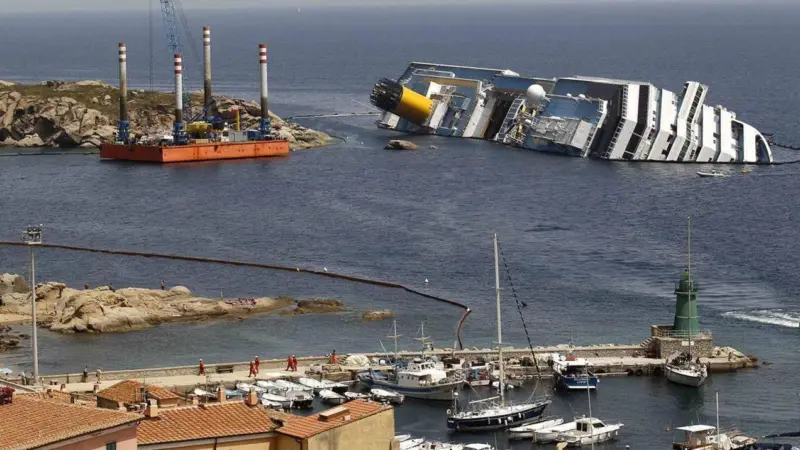 The 'Costa Concordia' is likely to be the most complex and expensive wreck removal operation of its kind