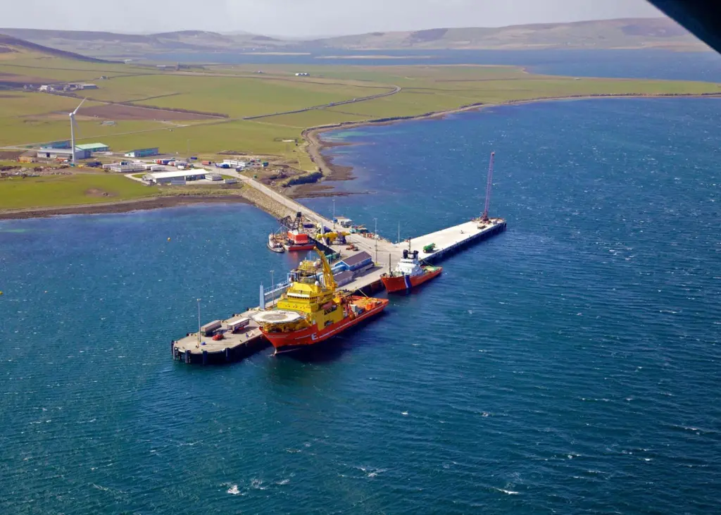 The 160m extension to the existing Hatston Pier attracted £3.2m in support from the European Regional Development Fund (ERDF) and has resulted in a major support and logistics base strategically located for EMEC’s tidal energy test site