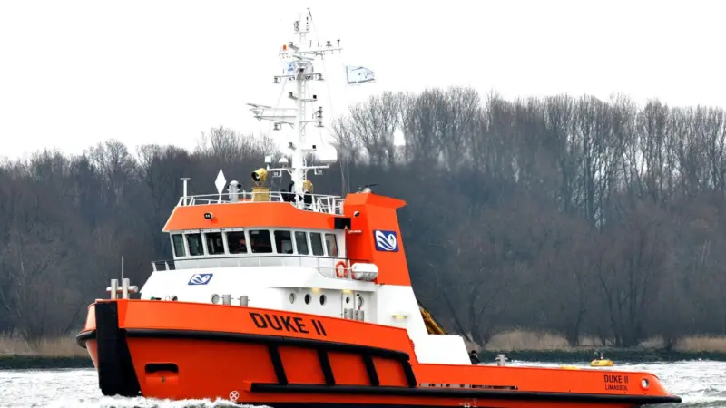 Duke II is designed and built to operate in the icy conditions of the Arctic Sea.Photo courtesy R & F van der Hoek – Lekko