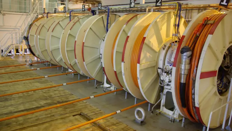 Rolls-Royce winches for handling sound sources