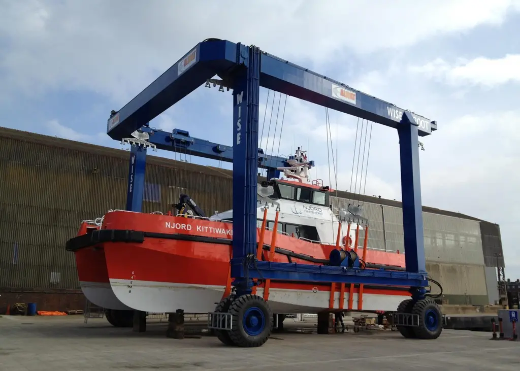 The WFSV Njord Kittiwake was among the first boats to be lifted by Alicat’s new hoist
