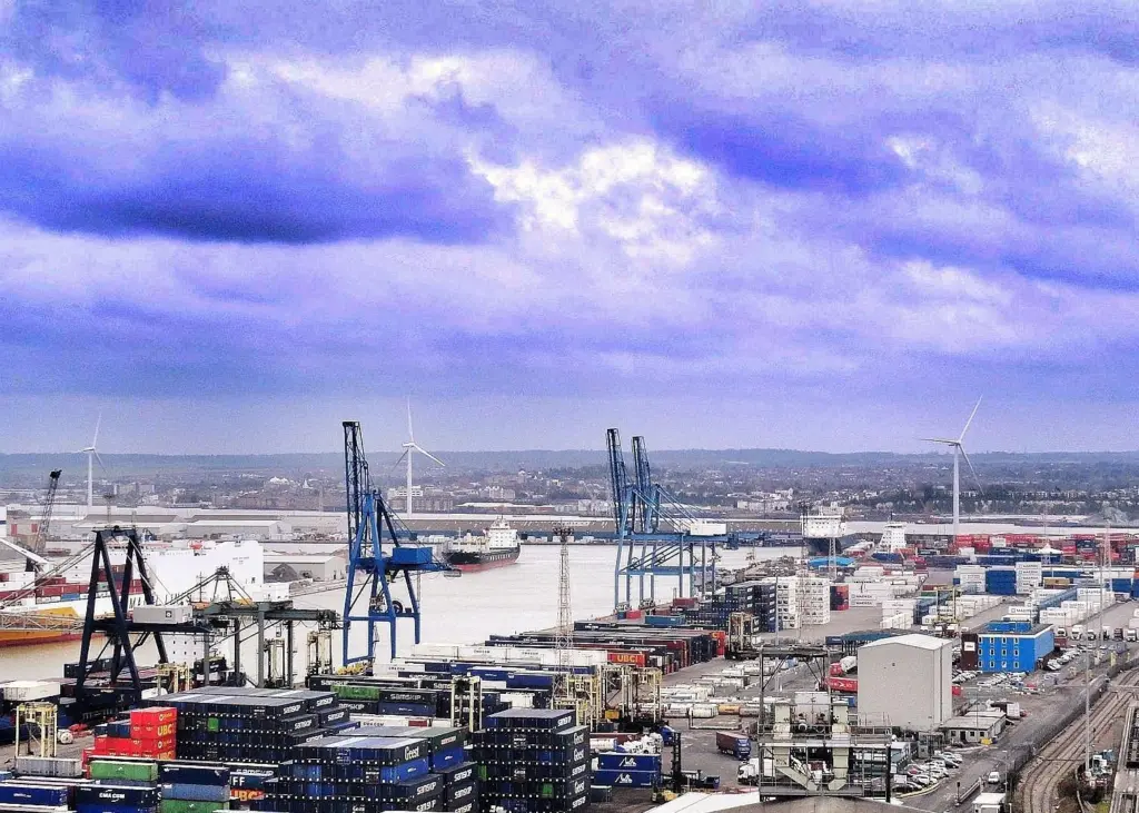 SSE Renewables, in partnership with the UK Port of Tilbury, has developed a four turbine windfarm in that port